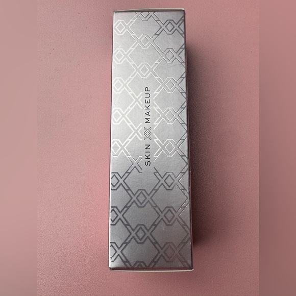 Glow Skin Fauxxation Luminous Foundation Shade 18.5 - Picture 5 of 6